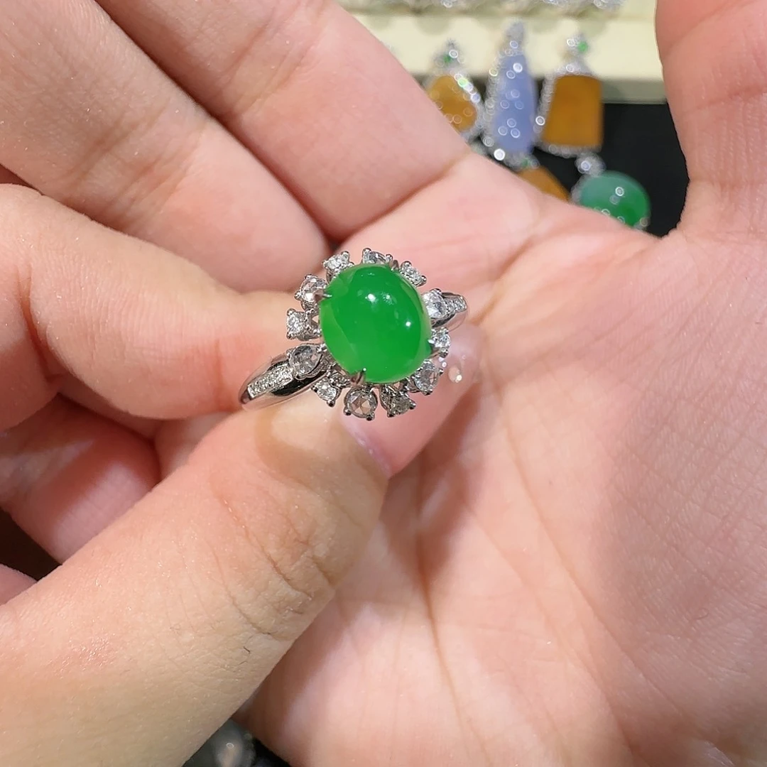 【闪购商品】18K金镶嵌戒指翡翠