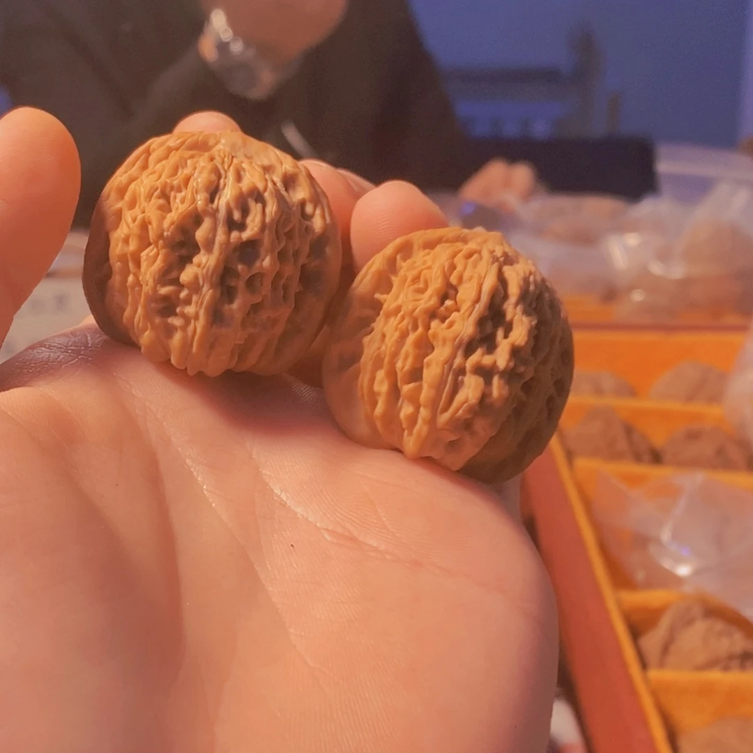 ****文玩核桃吊坠楼子