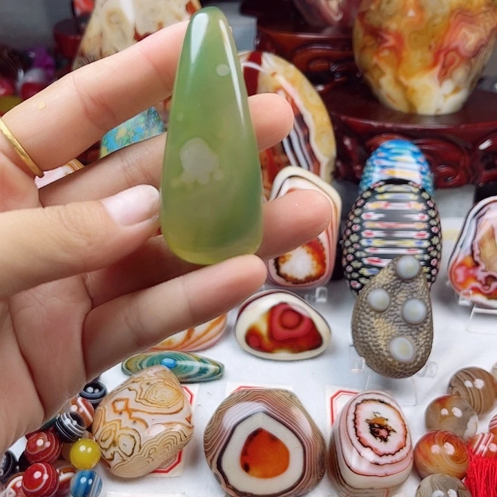 玛瑙/玉髓未镶嵌耳饰