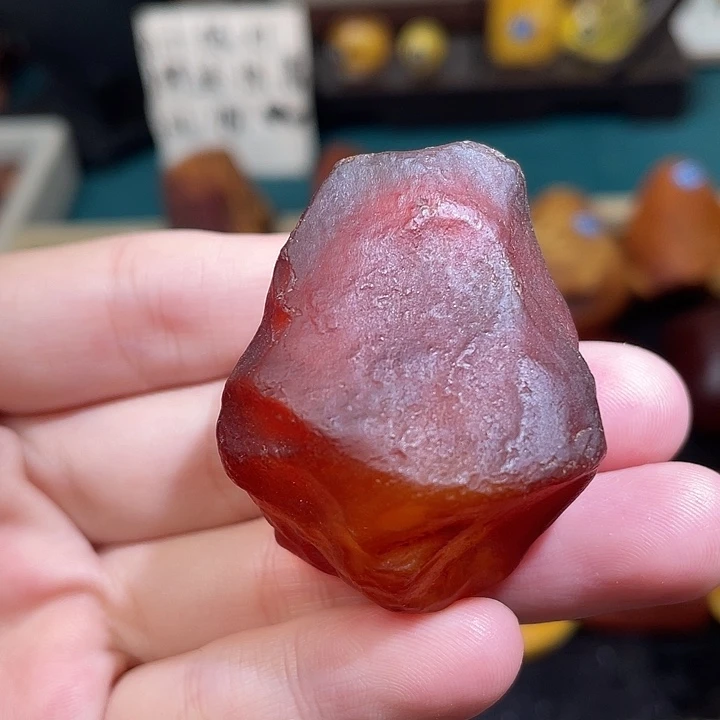 琥珀未镶嵌珠宝奇石吊坠把件