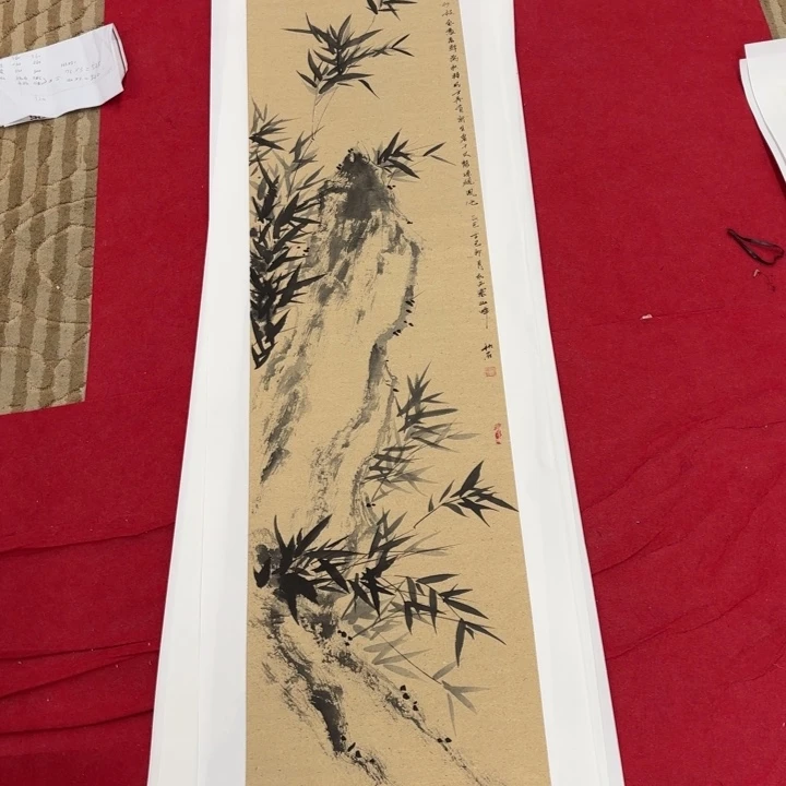 国画花鸟等图案为一体而