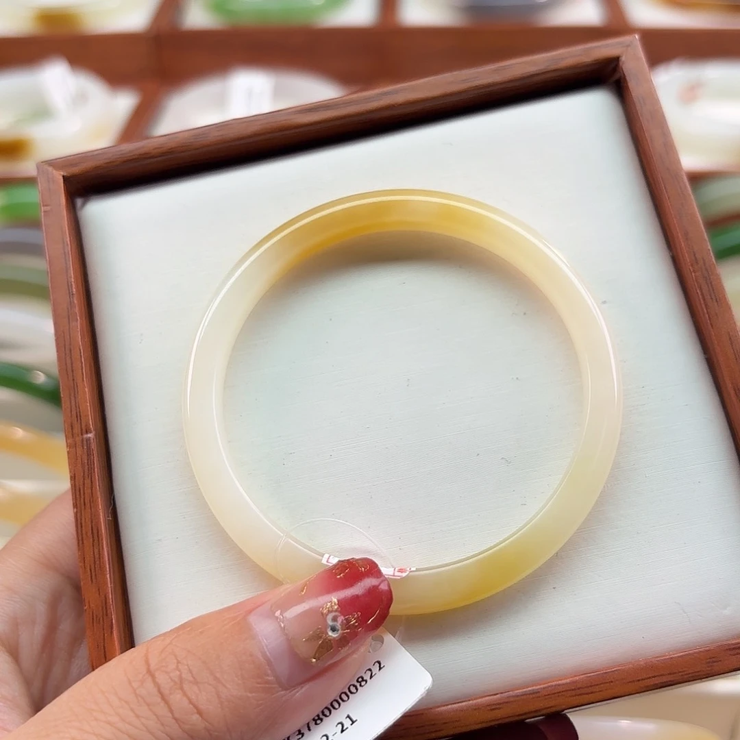 和田玉手镯未镶嵌54