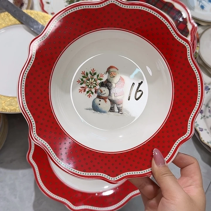 暖***田瓷8.5英寸圣诞草帽盘1个