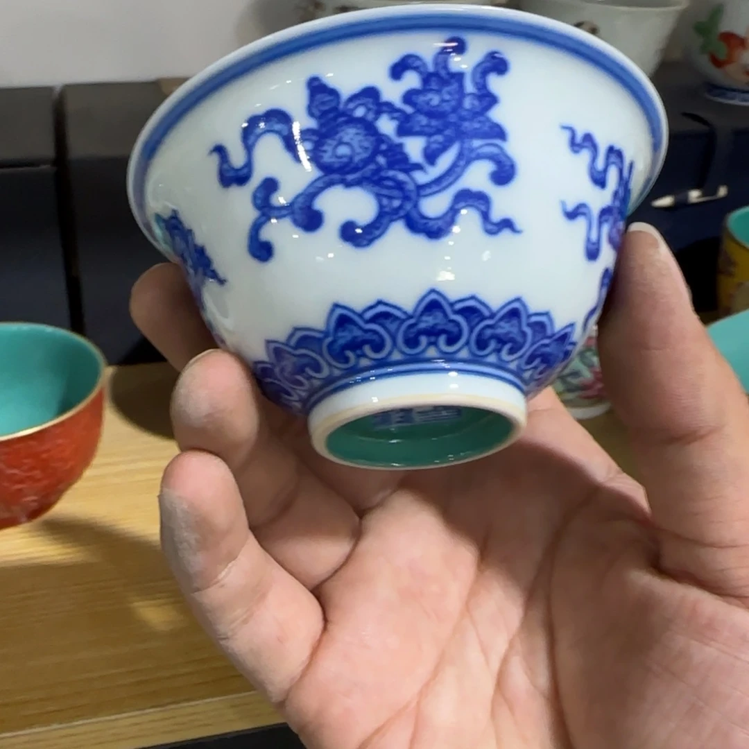 瓷片摆件上都放的了几条内裤呀