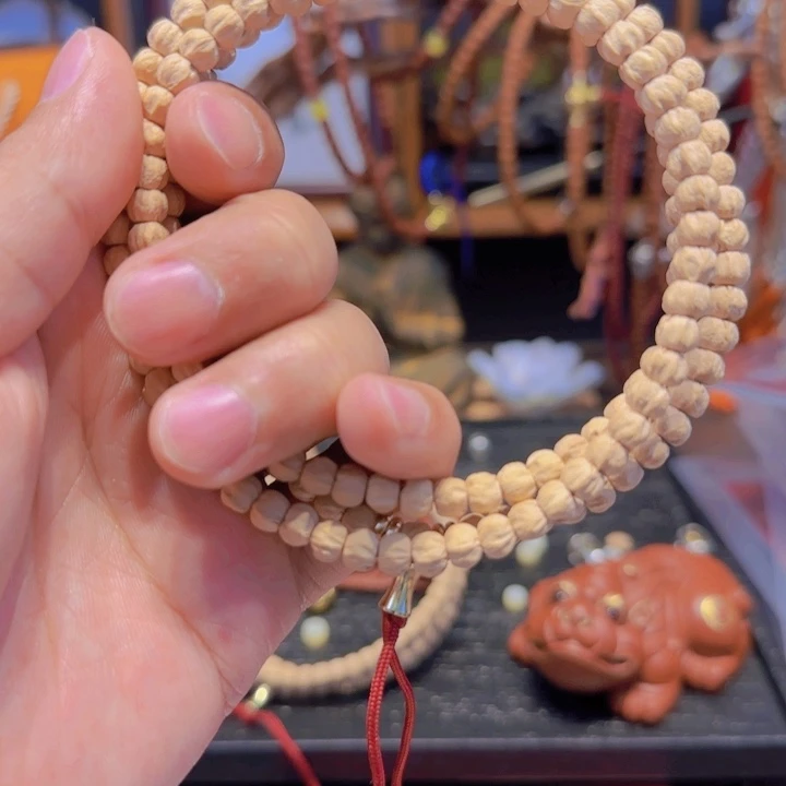 柏香籽/百香籽吊坠当****?