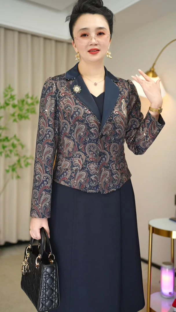 春季新款洋气大码假两件妈妈装连衣裙大气气质遮肉LYQ4