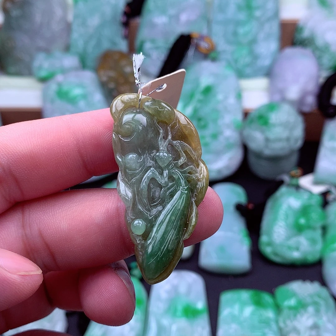 吊坠(不含链)未镶嵌翡翠