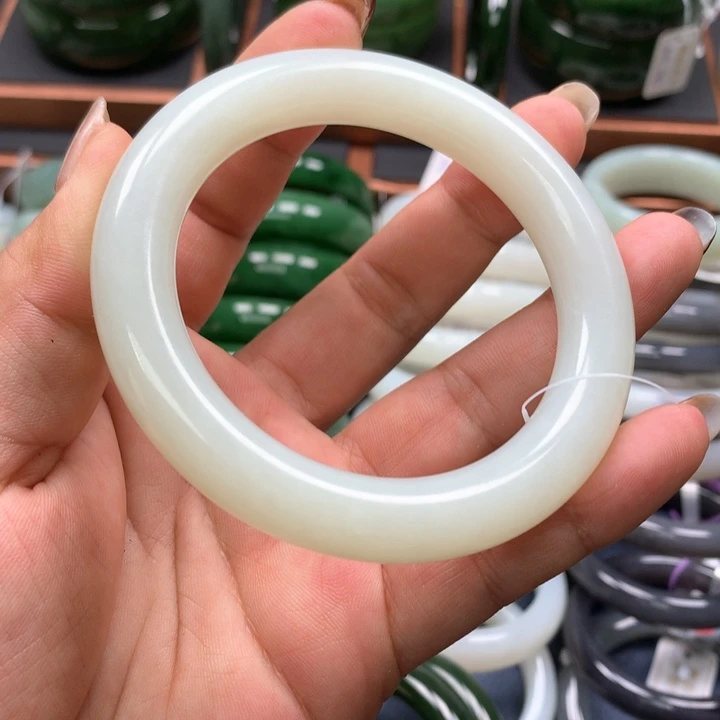 【闪购商品】未镶嵌手镯和田玉