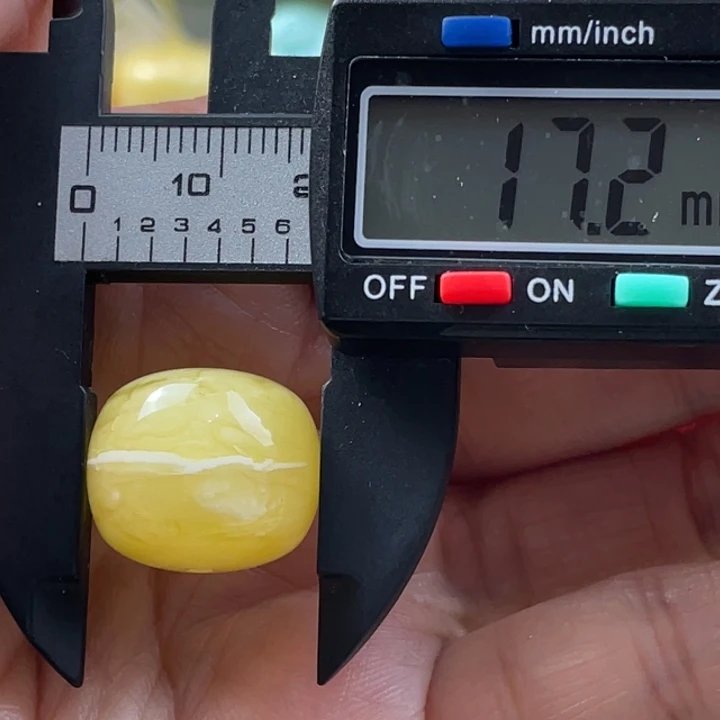 【闪购商品】琥珀裸石未镶嵌4号