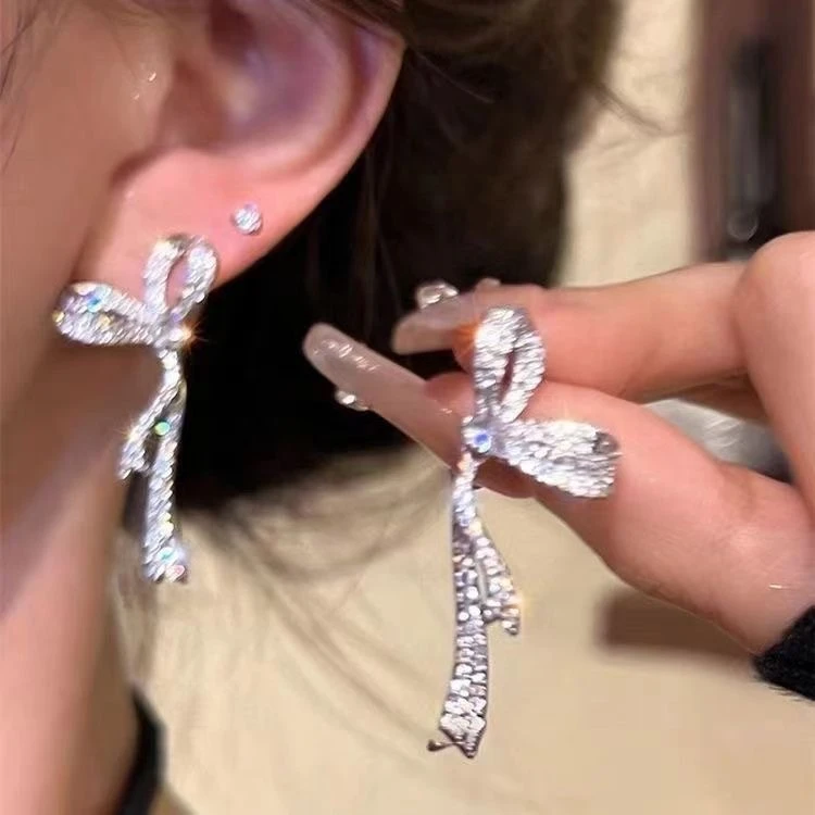 铜合金锆石耳饰 气质蝴蝶结耳钉轻奢高级感独特耳环超闪小众耳饰