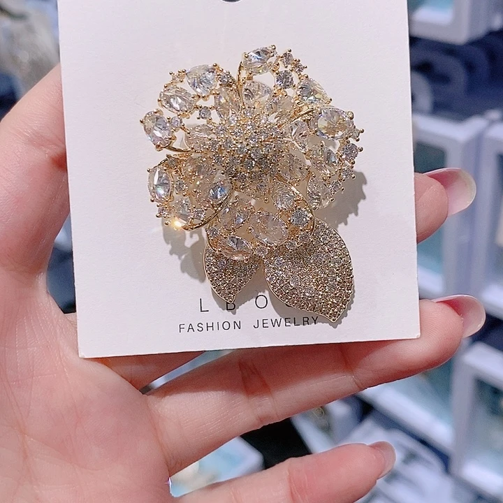 锆石铜合金玫瑰花胸针 金色