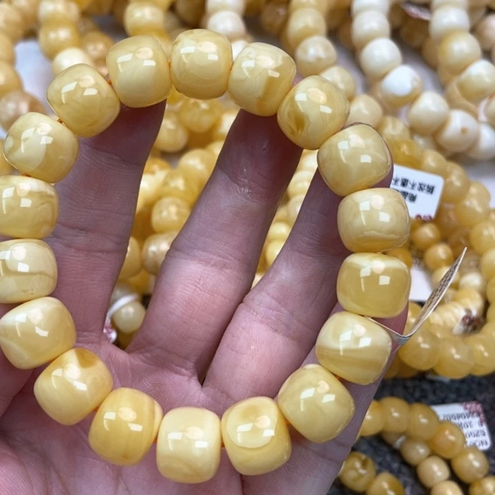 琥珀未镶嵌珠宝奇石23