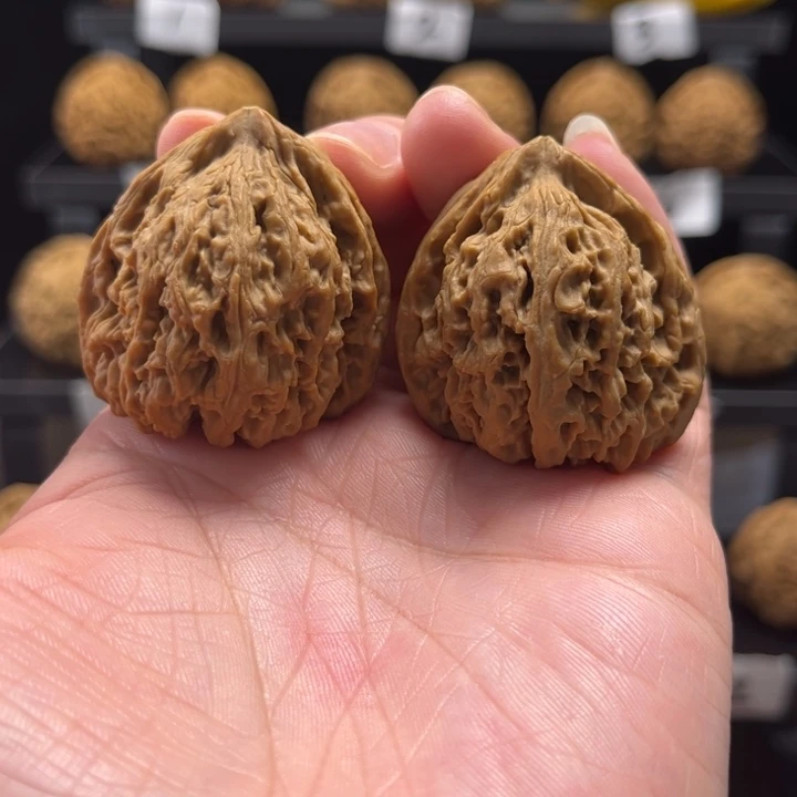 梁***快文玩核桃吊坠核桃