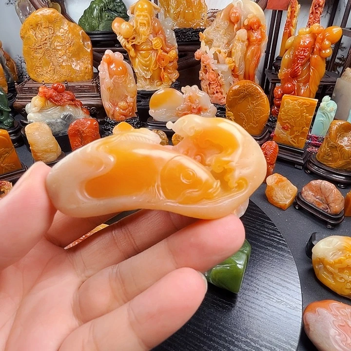 寿山石老挝银包金田黄石