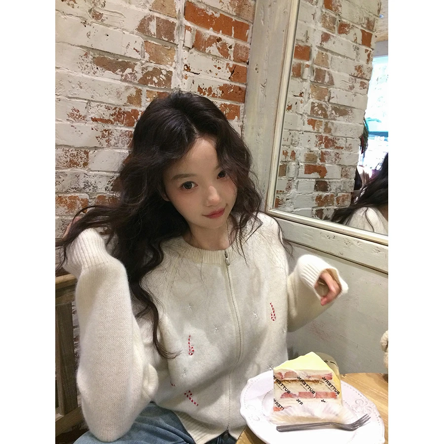 张贝贝 圣诞恋语 高奢羊驼毛 重工刺绣毛衣开衫