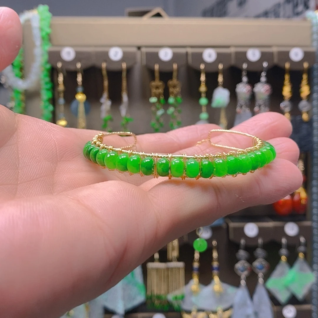未镶嵌翡翠耳饰翡翠