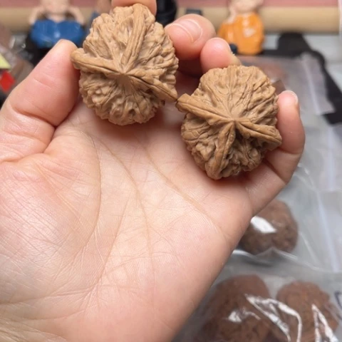 文玩核桃吊坠方樽