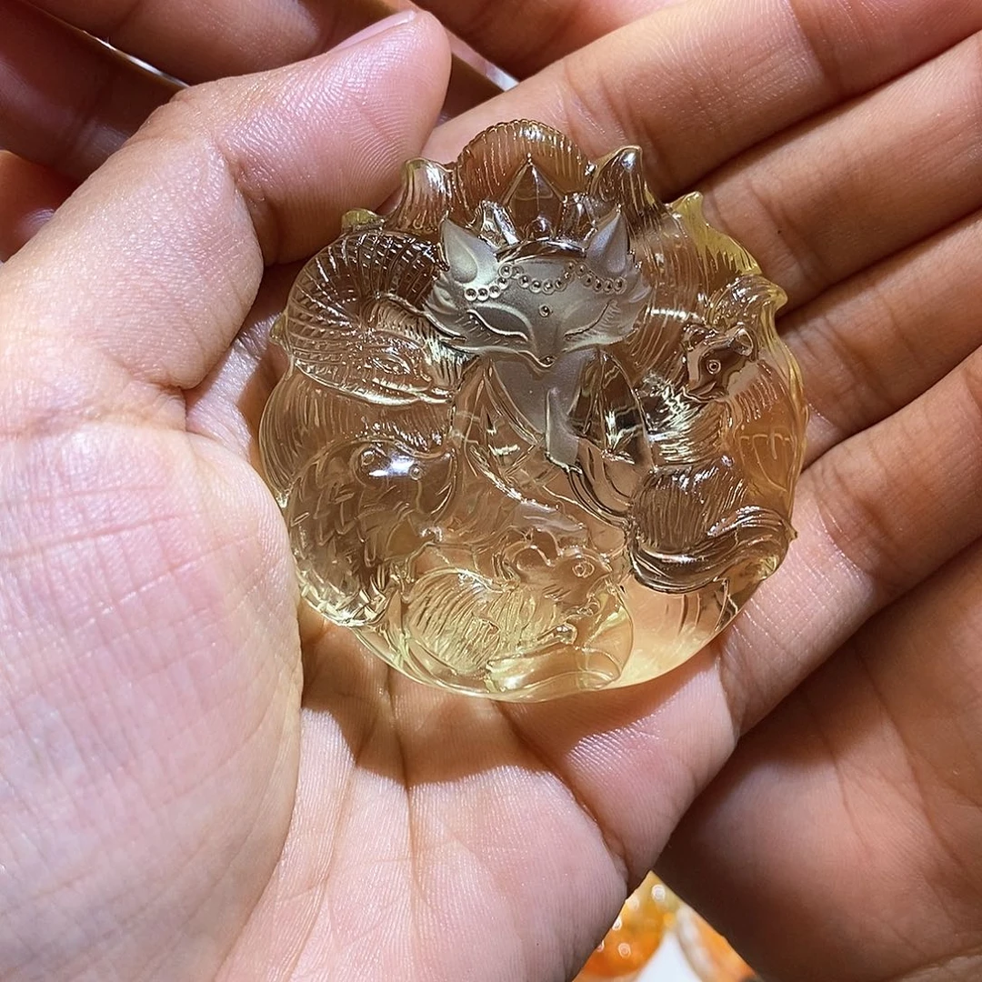 是****颈饰水晶未镶嵌黄水晶