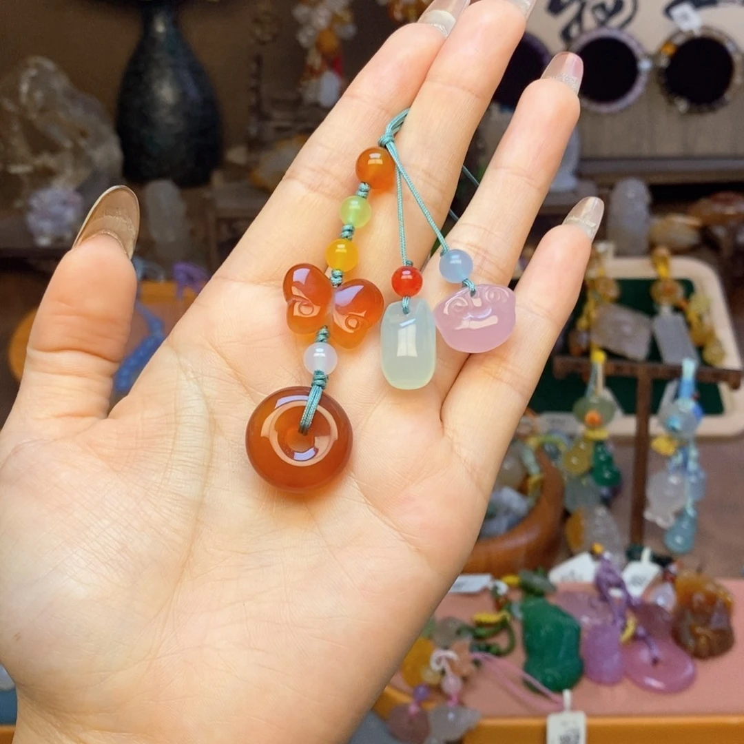 和田玉未镶嵌颈饰挂件