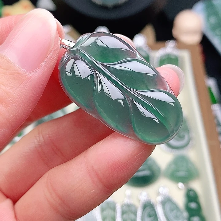 颈饰未镶嵌翡翠吊坠