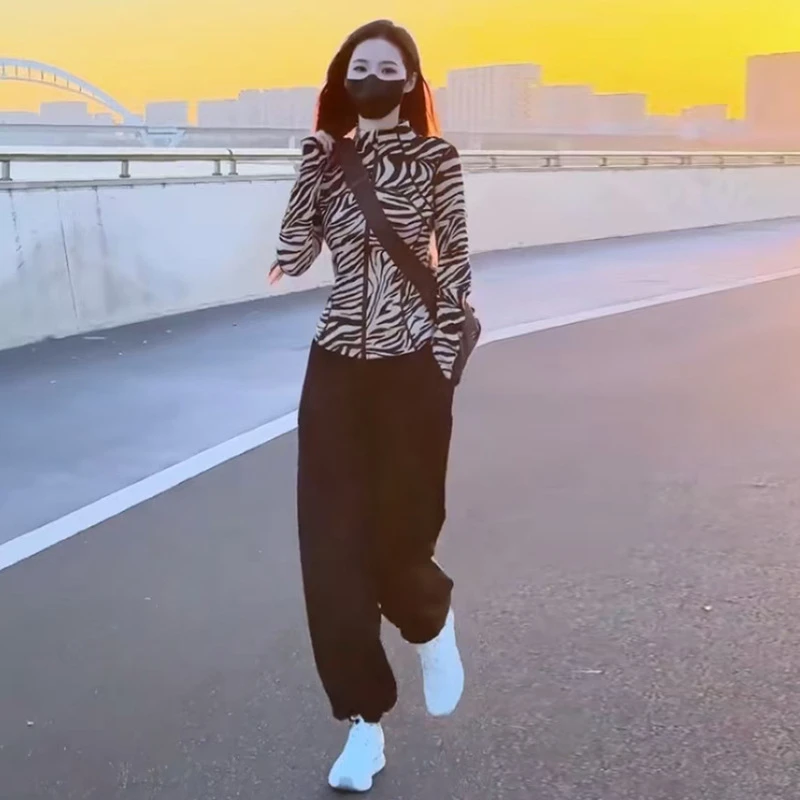休闲时尚运动套装女春季时尚洋气修身斑马纹开衫上衣束脚裤两件套