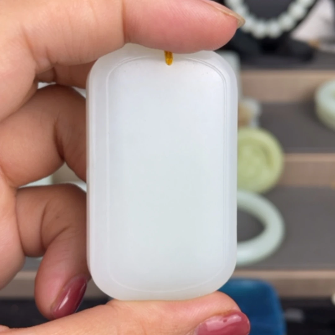 【闪购商品】颈饰未镶嵌和田玉