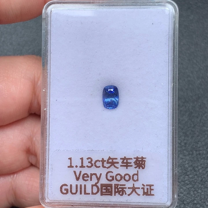 蓝宝石裸石6.51*4.51*4.22