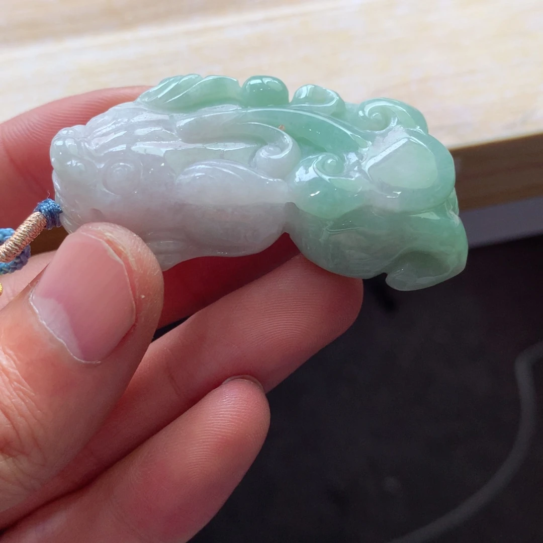 翡翠颈饰未镶嵌吊坠