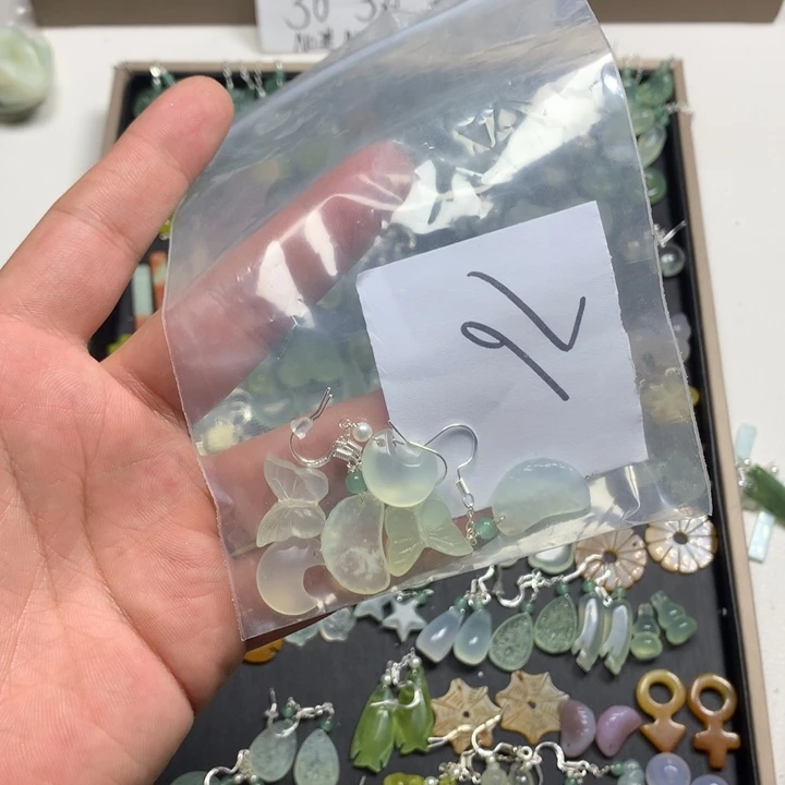 打***~蛇纹石玉合金耳钉