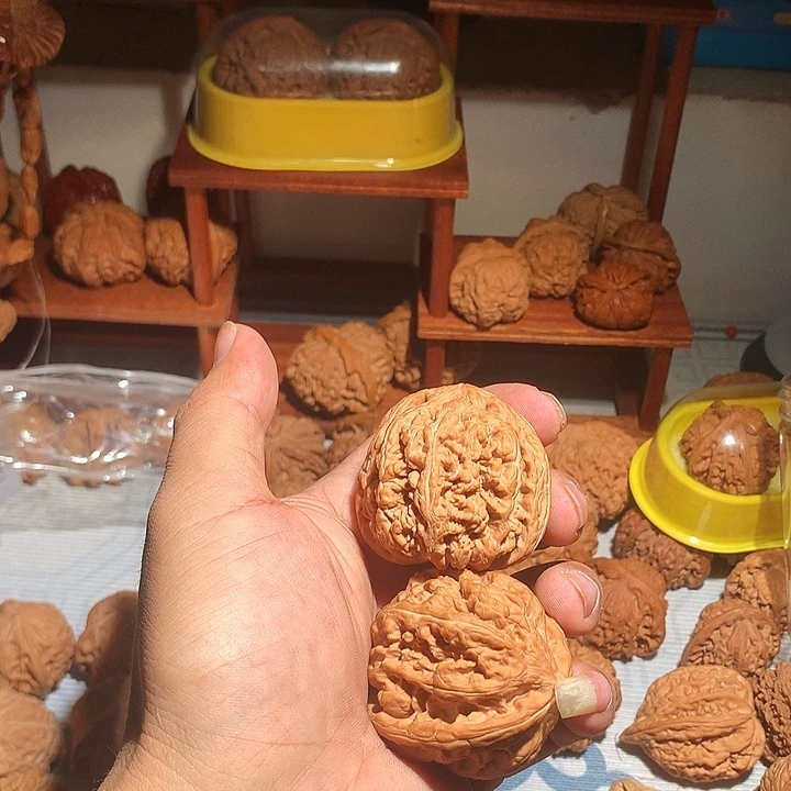 来***儿文玩核桃吊坠粗筋