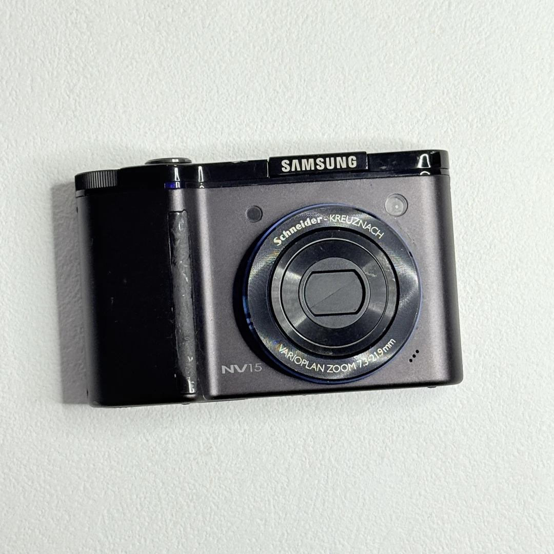 9新 Samsung/三星 【直播间特价】NV15 1010w像素3倍光变 复古冷白