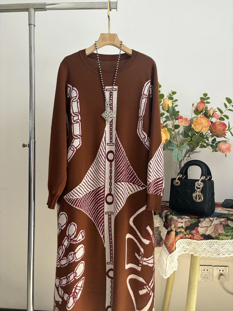 675#不规则几何图时尚宽松减龄气质连衣裙女士针织长袖提花秋冬
