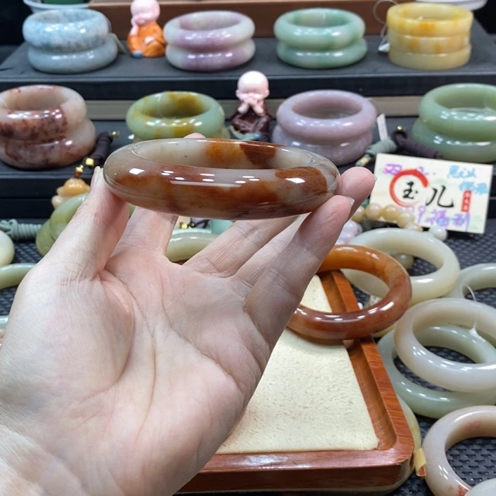 未镶嵌手镯石英岩玉