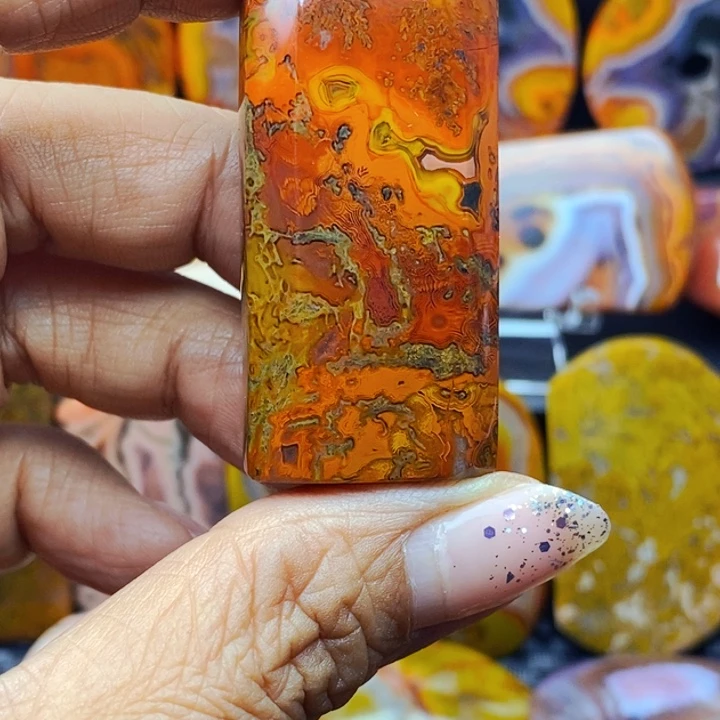 潘***鸣玛瑙/玉髓未镶嵌颈饰