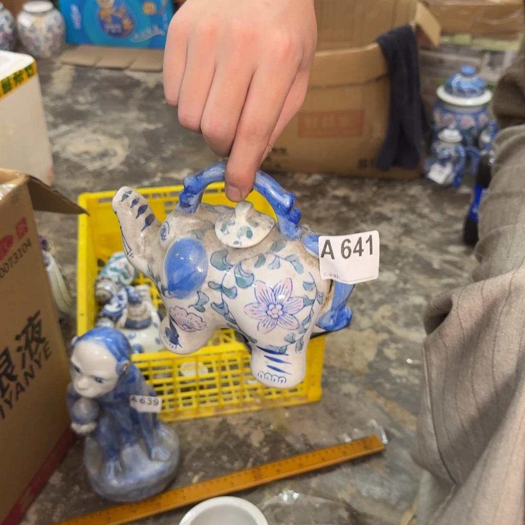 云****）默认微瑕，介意勿拍。