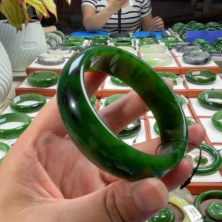 和田玉（碧玉）手镯未镶嵌