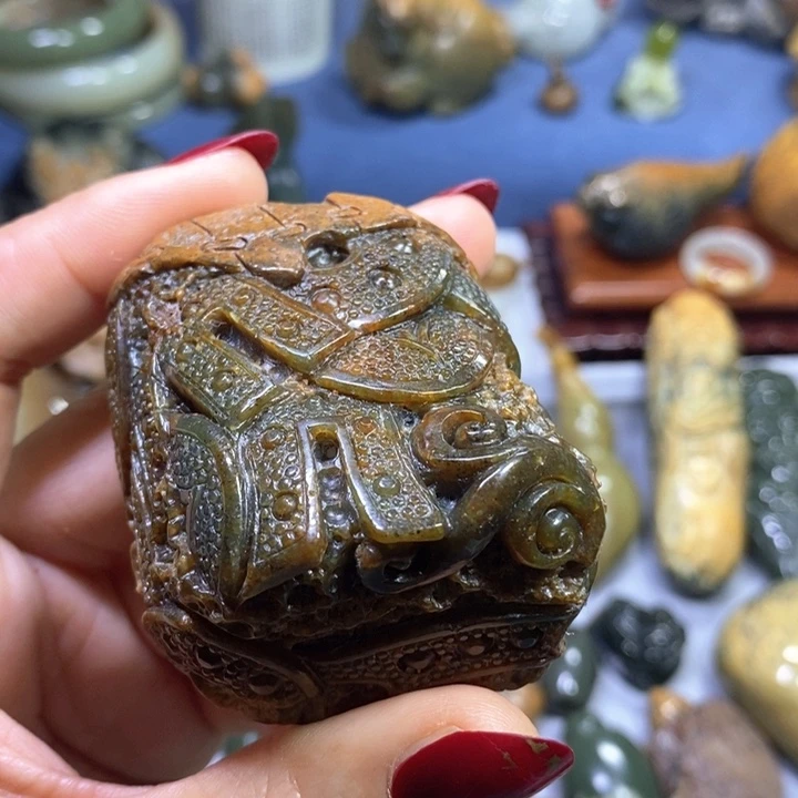 岫岩河磨玉（透闪石质玉）未镶嵌把件