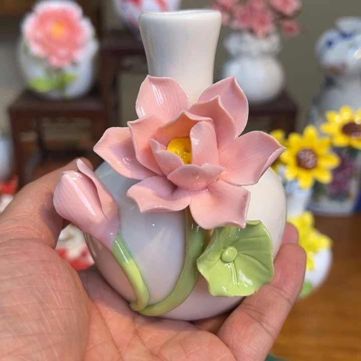 手工精致陶瓷摆件