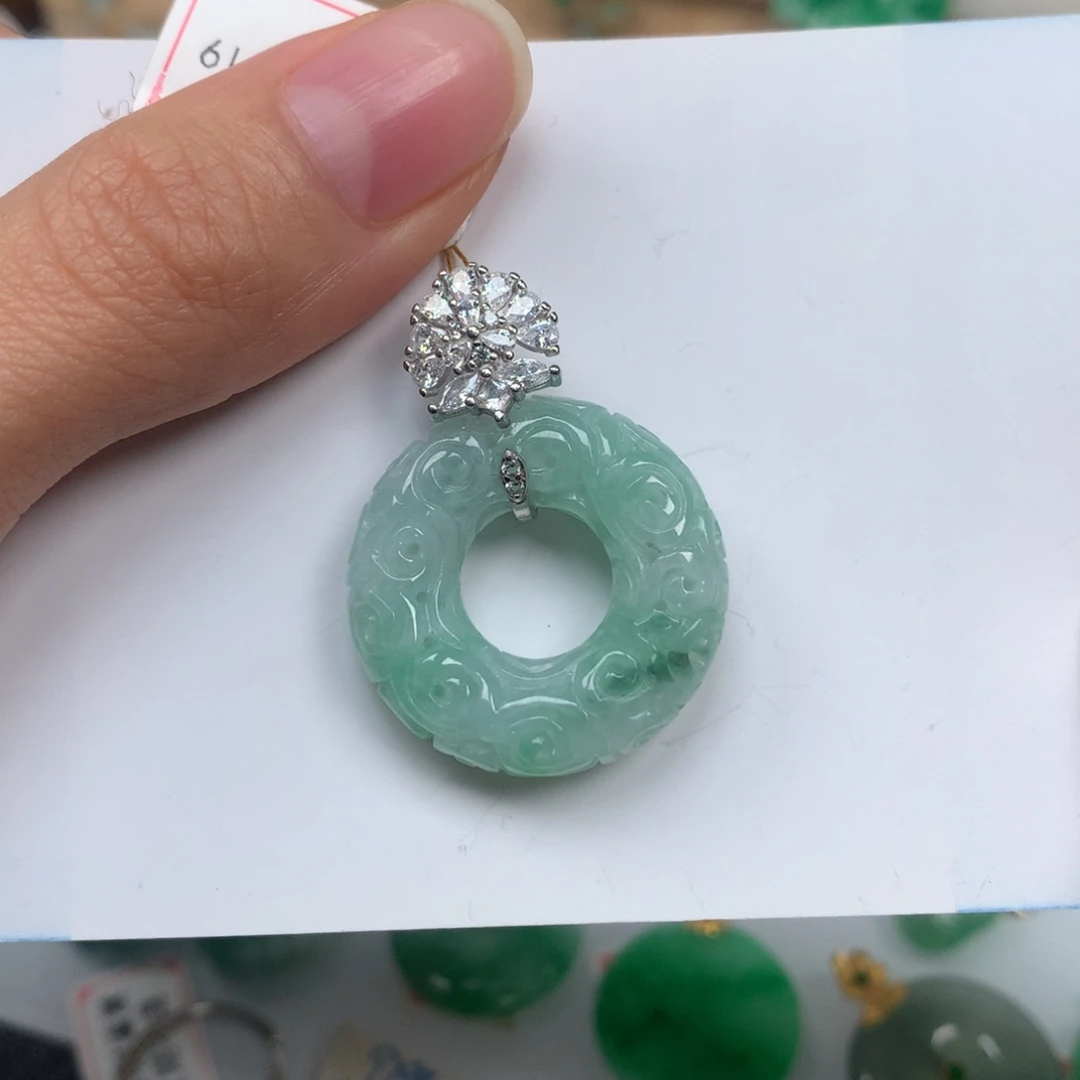 吊坠(不含链)未镶嵌翡翠