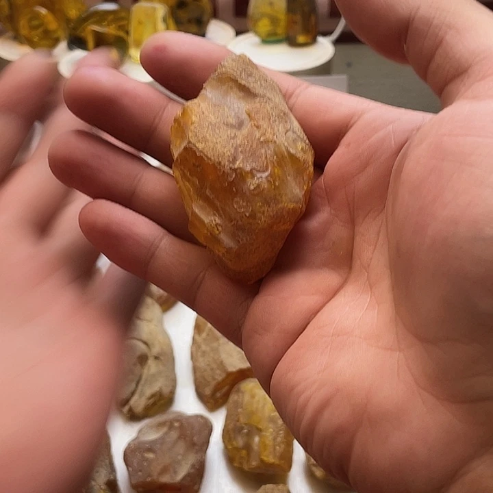 山***地未镶嵌定制琥珀天然琥珀蜜蜡