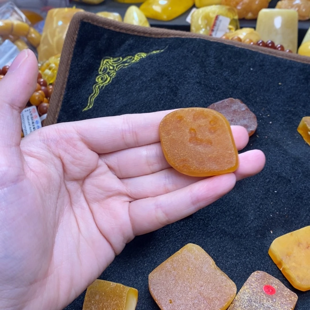 琥珀未镶嵌珠宝奇石