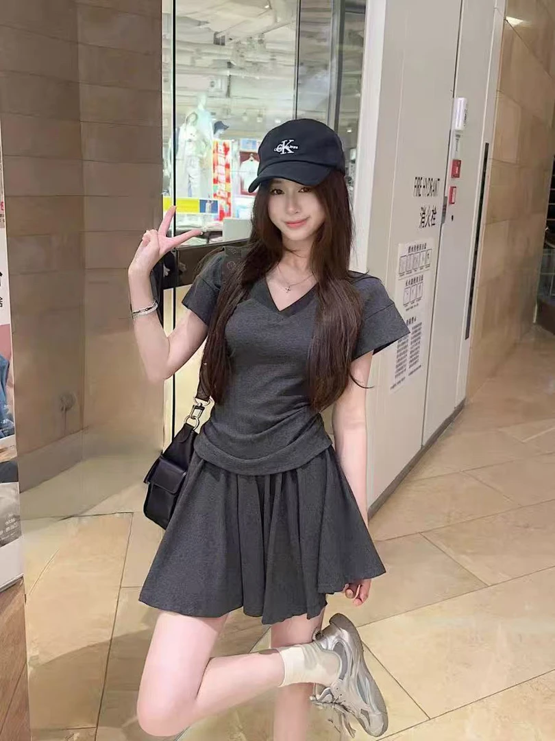 小两口施韩系休闲V领短袖T恤搭配A字裤半身裙女夏季穿搭5513