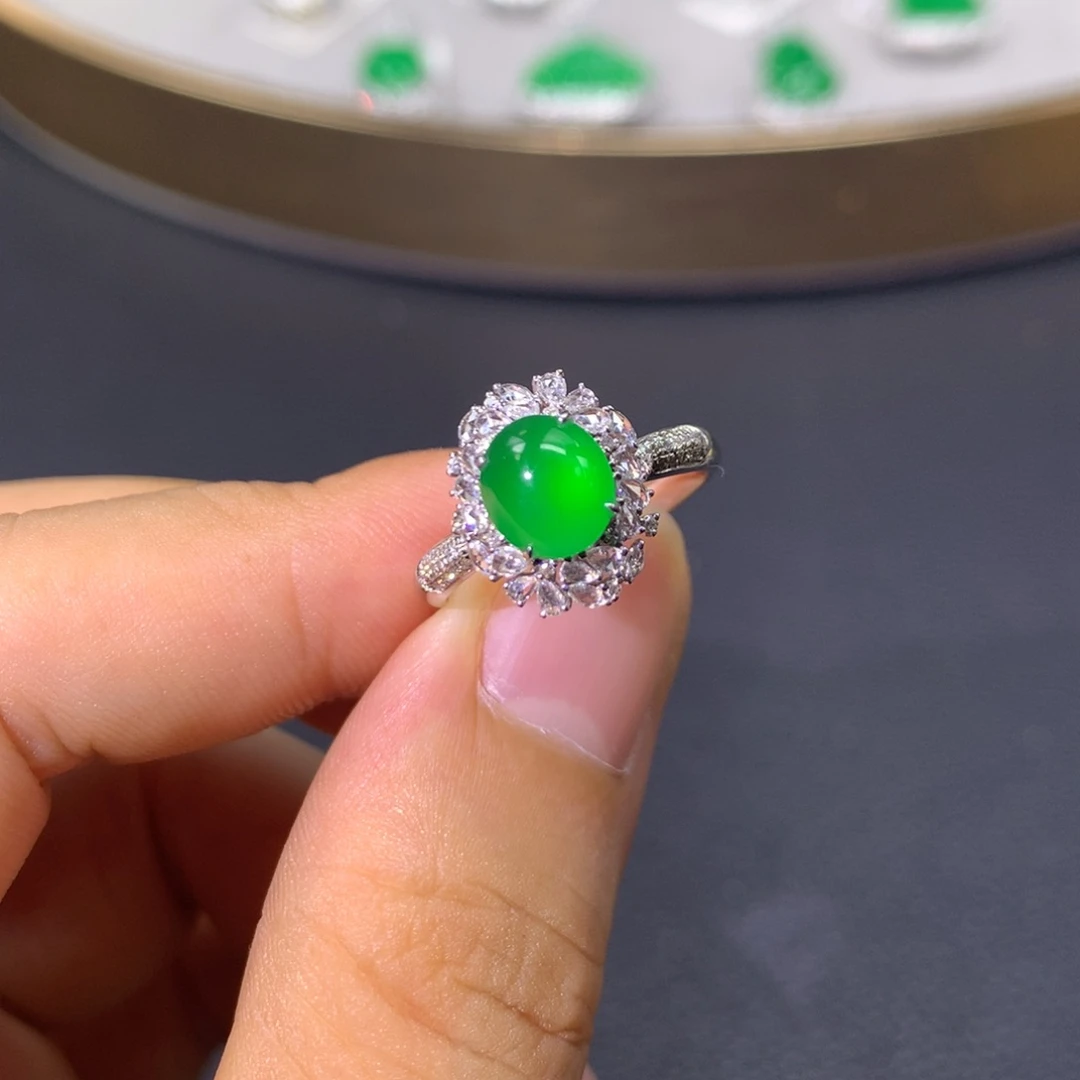 翡翠戒指18K金镶嵌翡翠