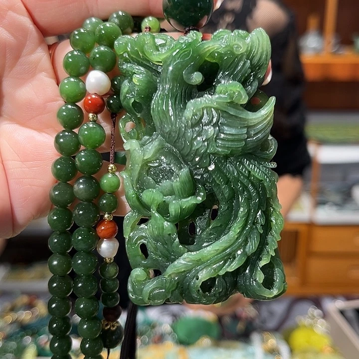 颈饰未镶嵌和田玉（糖玉）