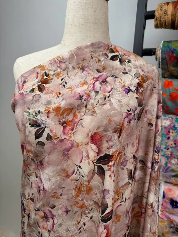 新款【桃花朵朵】棉绸数码染色面料，不支持七天无理由，旗袍睡衣被罩