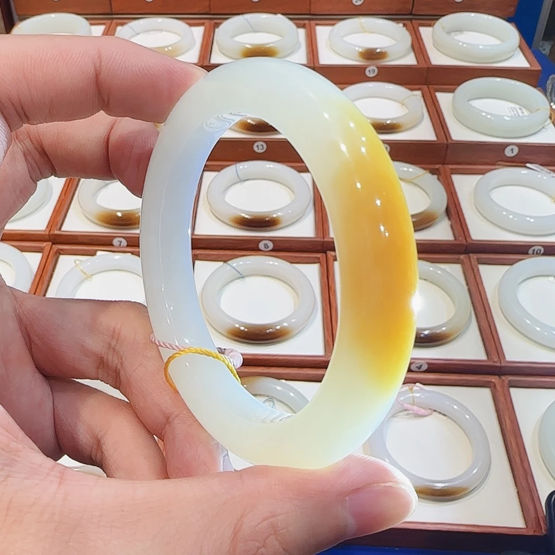 和田玉未镶嵌手镯一口黄金糖55 56 57