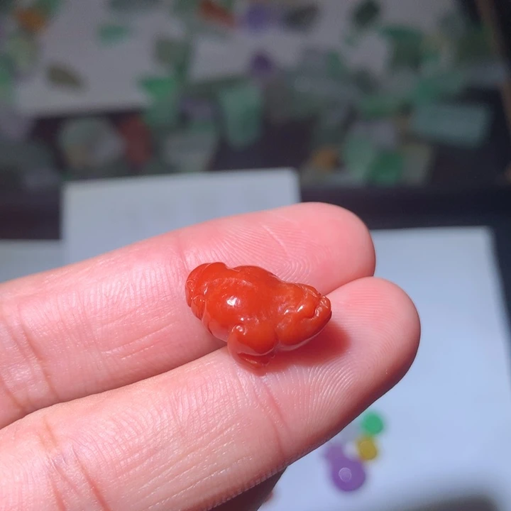 翡翠未镶嵌颈饰挂件