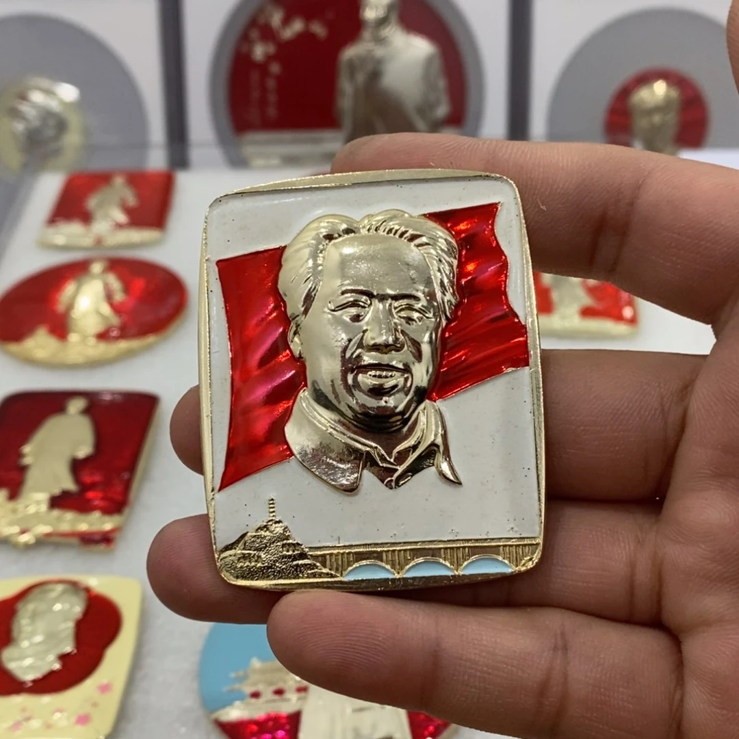 铝红色纪念章白色方版分头