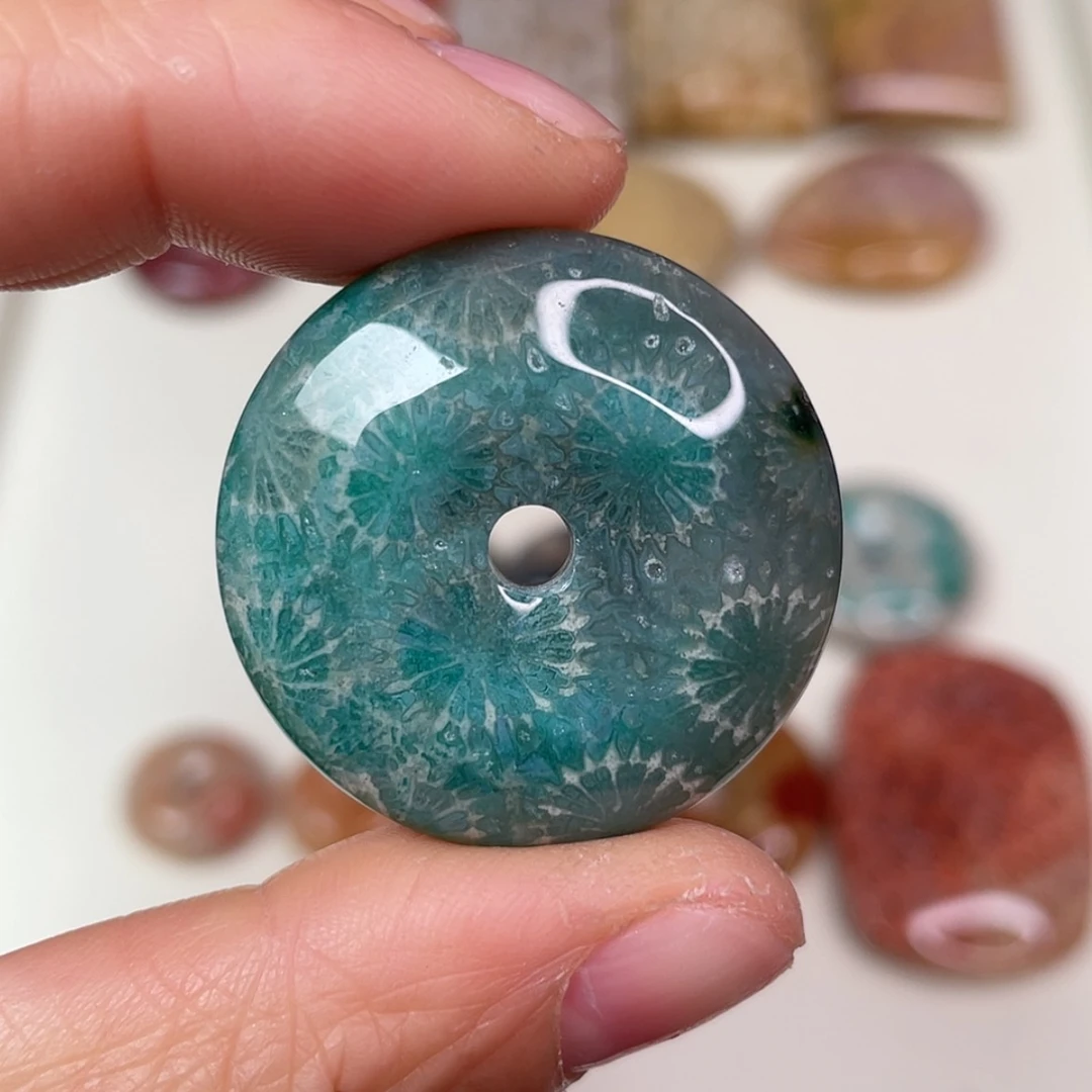 【闪购商品】未镶嵌吊坠(赠链)硅化玉