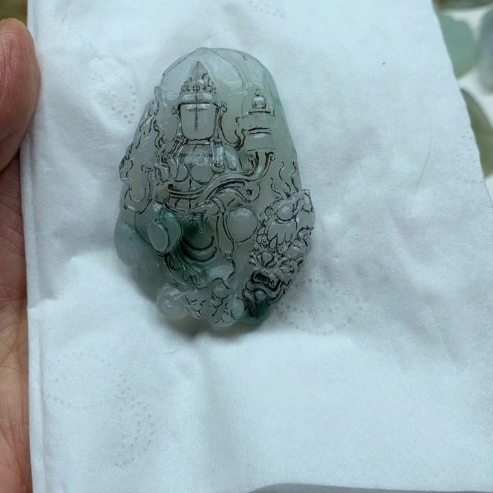 未镶嵌定制翡翠回**息观音 毛货 无鉴赏期